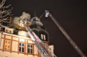 Feuer 3 Dachstuhlbrand Koeln Muelheim Gluecksburgstr P098